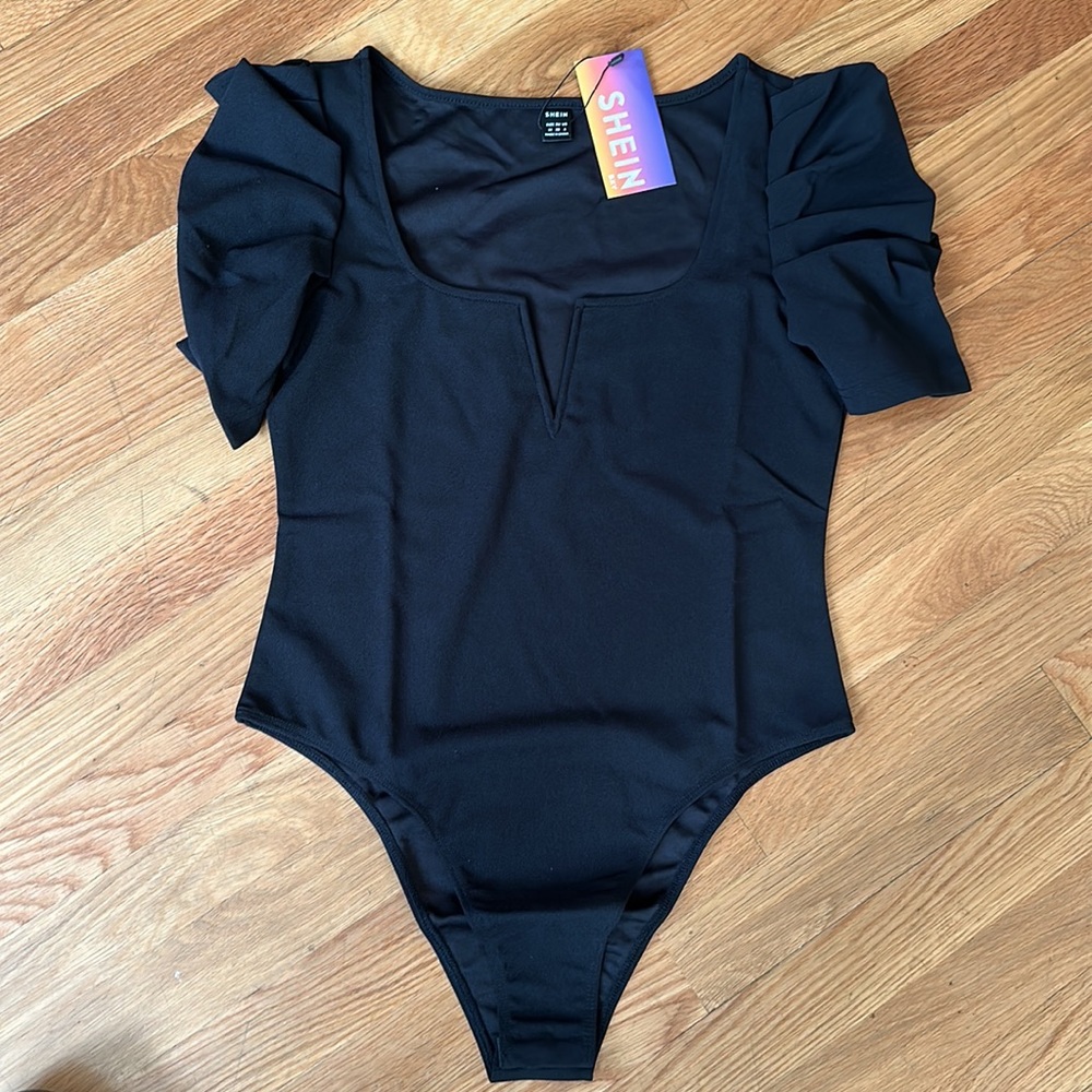 Black Ruffle Sleeve Bodysuit - Picture 3 of 4